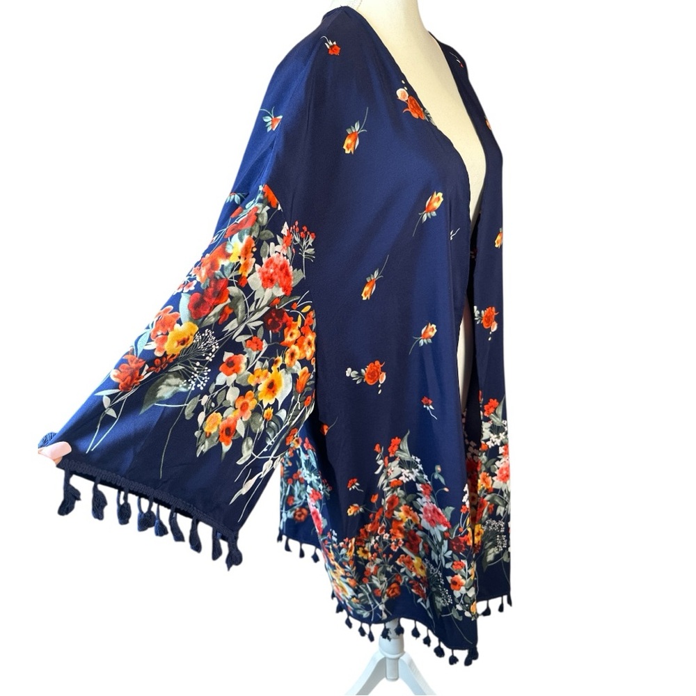 Emery Rose Floral Kimono NWOT - Picture 2 of 6